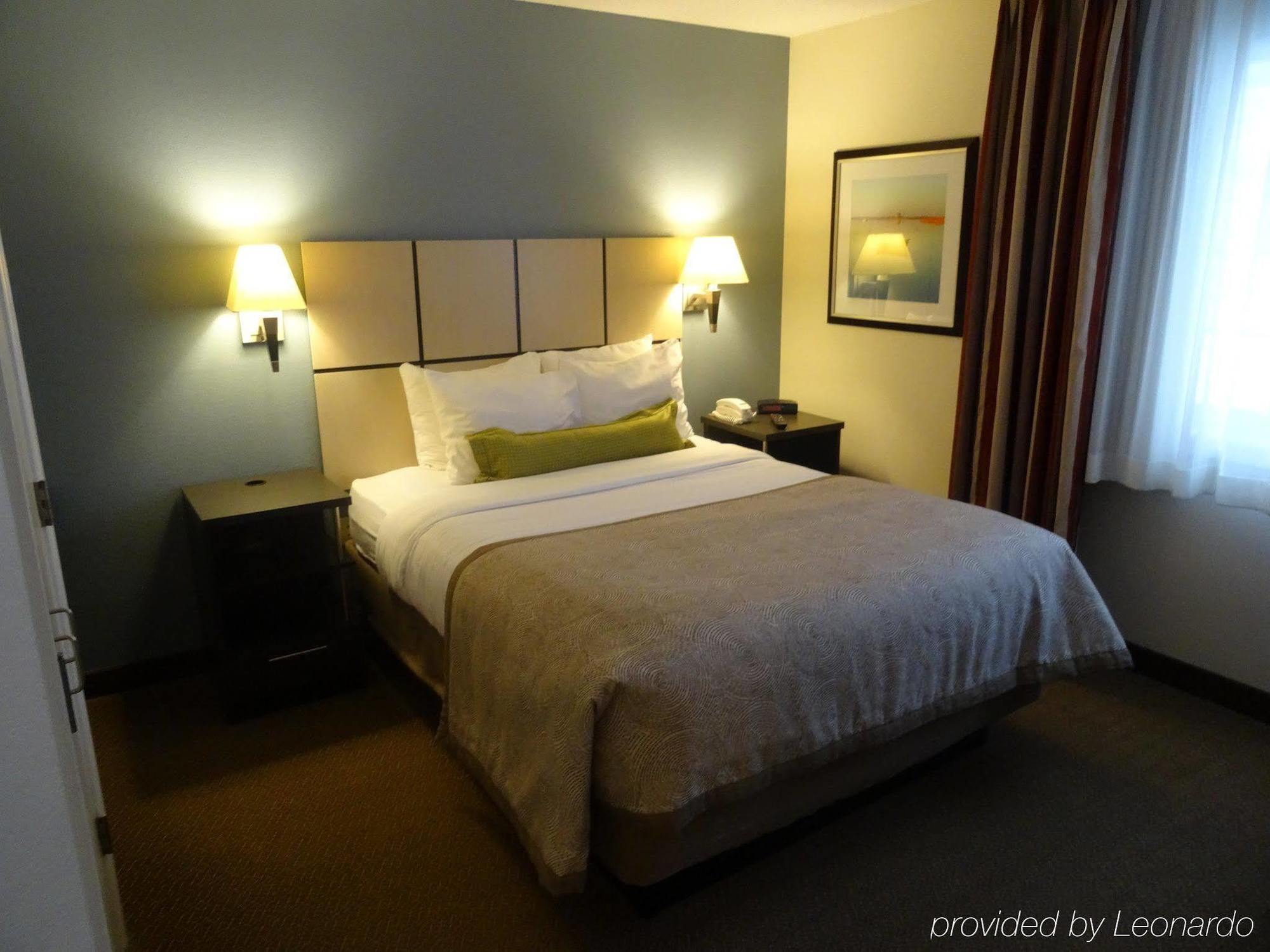 Sonesta Simply Suites Cleveland North Olmsted Airport Bagian luar foto