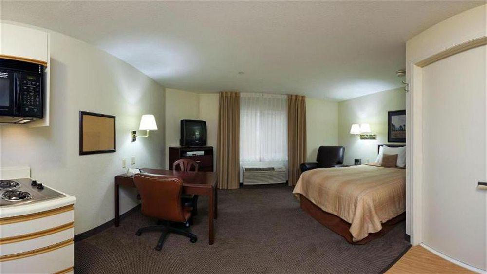 Sonesta Simply Suites Cleveland North Olmsted Airport Bagian luar foto
